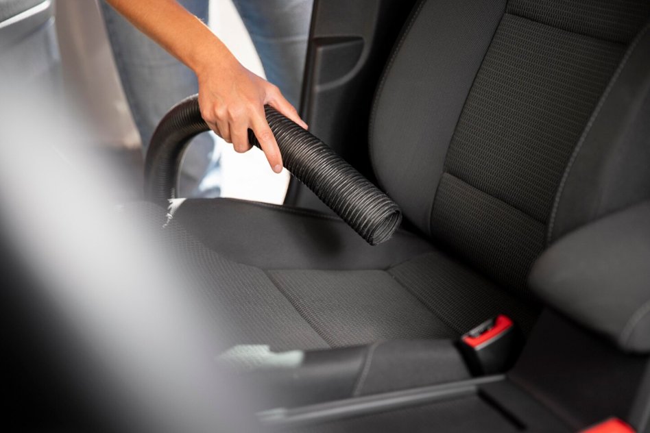 Oakville mobile car detailing, interior vacuuming, clean seats